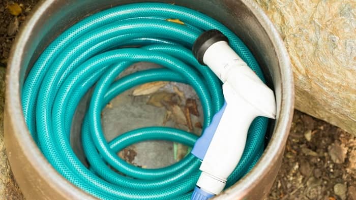 How do you store a flex hose?