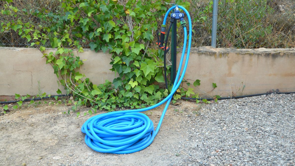 How To Clean Algae From A Hose