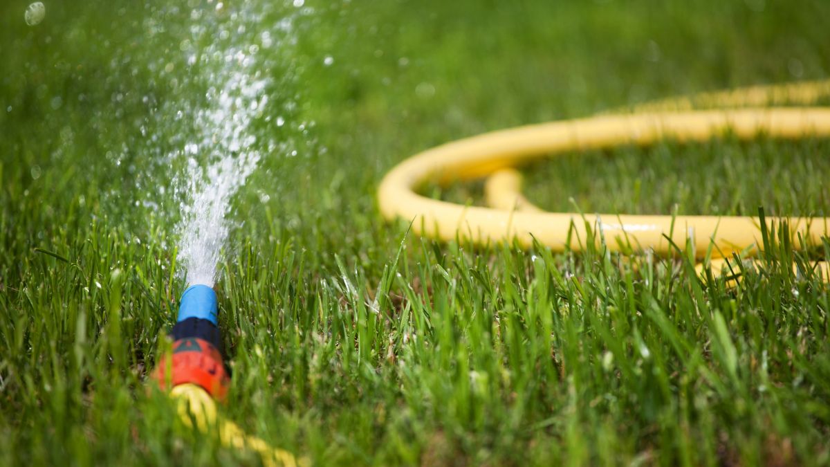 How to Decrease Water Pressure In A Garden Hose