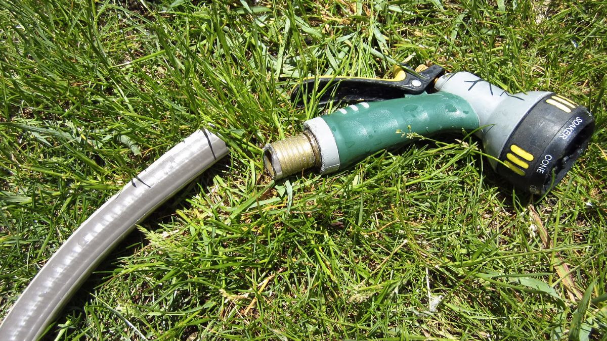 How To Remove A Stuck Nozzle From A Garden Hose